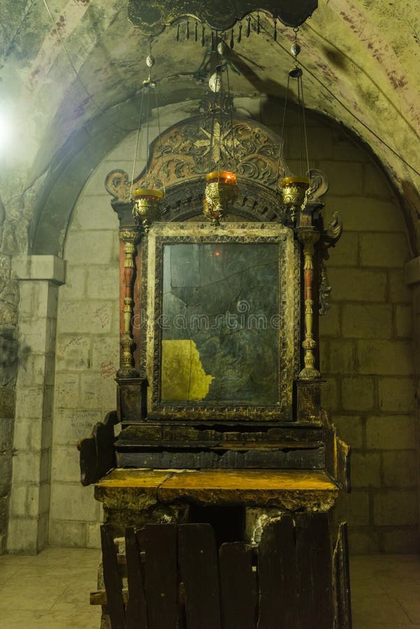 altar-in-the-syriac-chapel-with-tomb-of-joseph-of-arimathea-with-tomb