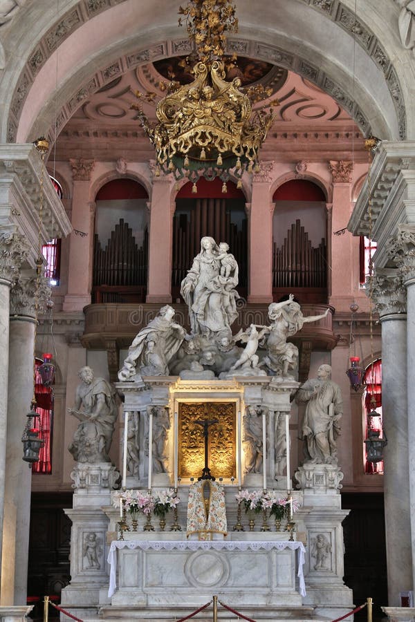 Altare i Santa Maria della Salute - Venedig - Italien arkivbild Altare i Santa Maria della Salute - Venedig - Italien arkivbild