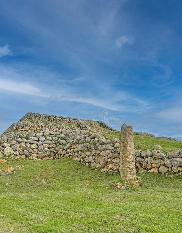 Prehistoric or pre-Nuragic altar Monte d'Accoddi, ancient sanctuary in northern Sardinia. Prehistoric or pre-Nuragic altar Monte d'Accoddi, ancient sanctuary in northern Sardinia