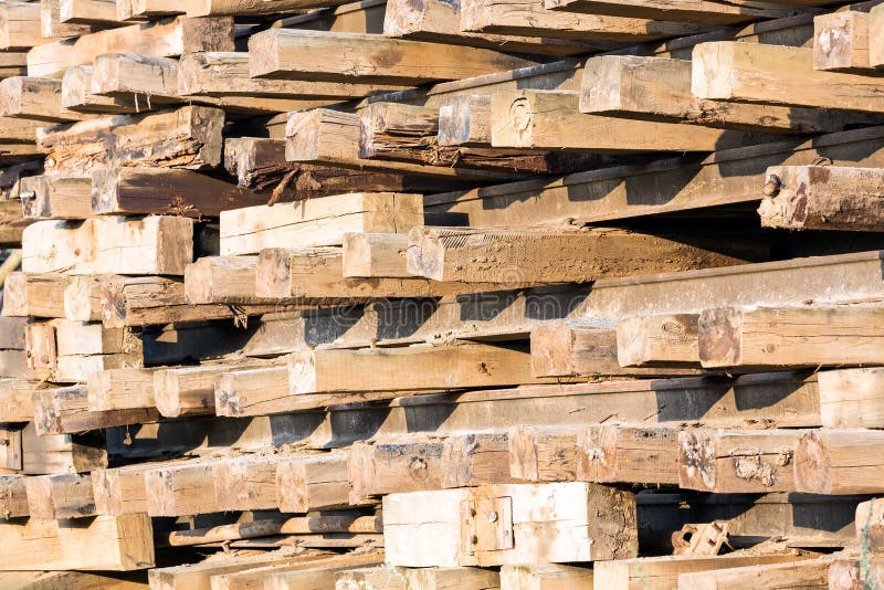 Alte Holzschwellen In Den Stapeln Stockfoto Bild Von Alte Stapeln 50681668