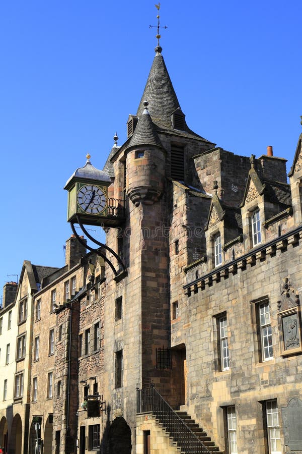 Alte Häuser in Edinburgh lizenzfreie stockfotos Alte Häuser in Edinburgh lizenzfreie stockfotos