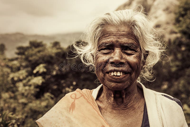 Alte indische Frau Ältere Falten lizenzfreies stockfoto Alte indische Frau Ältere Falten lizenzfreies stockfoto