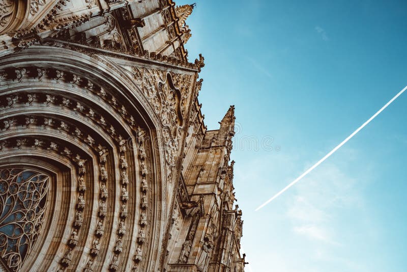 Alte Kirche im gotischen Viertel von Barcelona Es wird auch als Barri Gotic genannt stockfotografie Alte Kirche im gotischen Viertel von Barcelona Es wird auch als Barri Gotic genannt stockfotografie