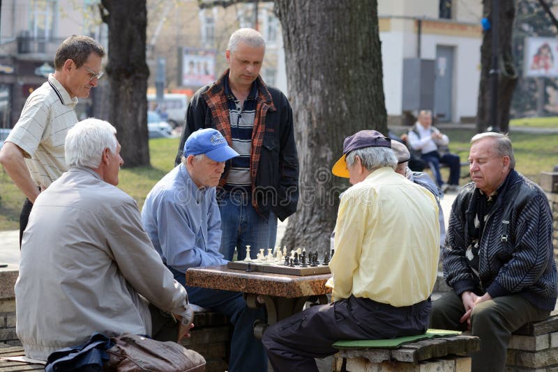 Alte Menschen, Die Schach Spielen Stockbild - Bild von konkurrent