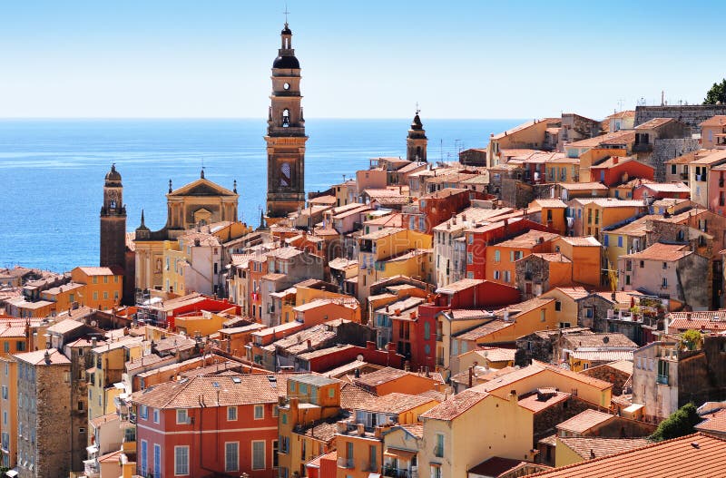 Alte Stadtarchitektur von Menton auf französischem Riviera lizenzfreies stockfoto Alte Stadtarchitektur von Menton auf französischem Riviera lizenzfreies stockfoto