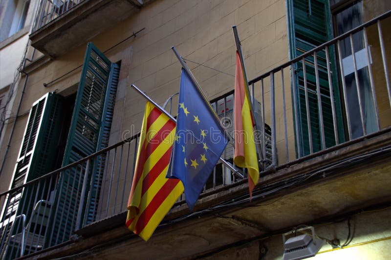 Alte Straße in Barcelona lizenzfreies stockfoto Alte Straße in Barcelona lizenzfreies stockfoto