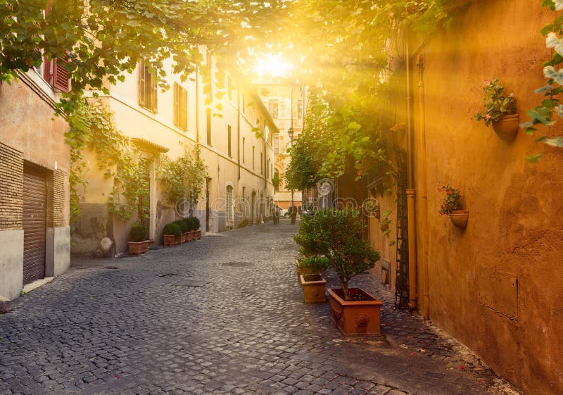 Alte Straße in Trastevere in Rom stockfoto Alte Straße in Trastevere in Rom stockfoto
