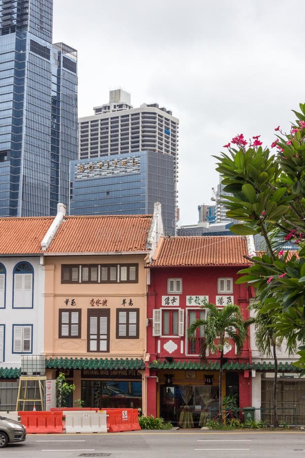 Kontrast Der Neuen Und Alten Architektur In Singapur ...