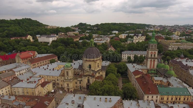 Alte von der Luftstadt Lemberg, Ukraine Zentrales Teil der alten Stadt Europäische Stadt Lemberg-Morgen überdacht Vogelperspektiv