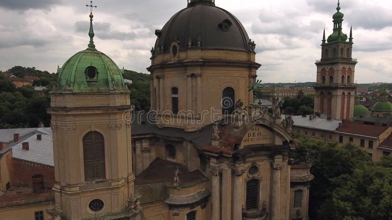 Alte von der Luftstadt Lemberg, Ukraine Zentrales Teil der alten Stadt Europäische Stadt Lemberg-Morgen überdacht Vogelperspektiv