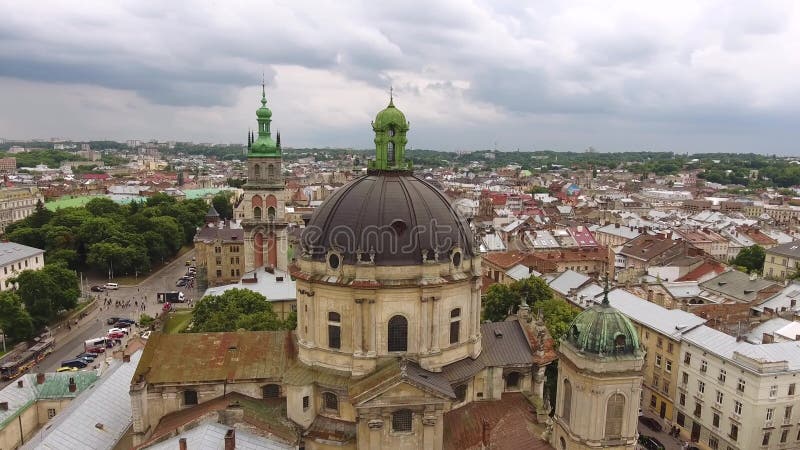 Alte von der Luftstadt Lemberg, Ukraine Zentrales Teil der alten Stadt Europäische Stadt Lemberg-Morgen überdacht Vogelperspektiv