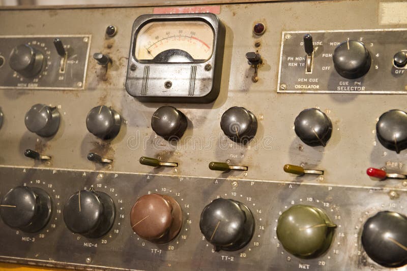 Alte Weinlese-Antike-elektronisches Bedienpult lizenzfreies stockfoto Alte Weinlese-Antike-elektronisches Bedienpult lizenzfreies stockfoto