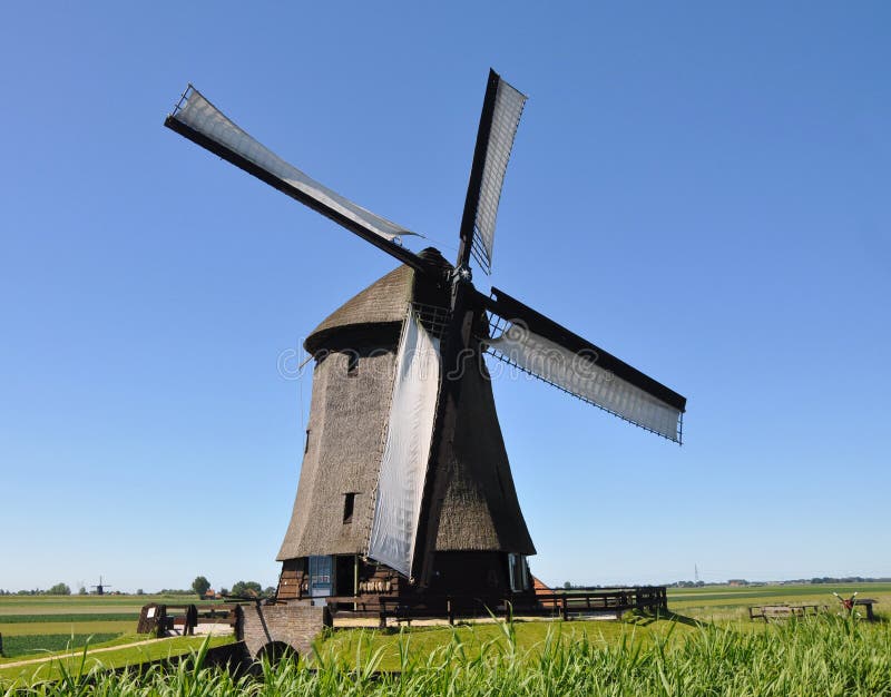 Alte Windmühle stockbilder Alte Windmühle stockbilder