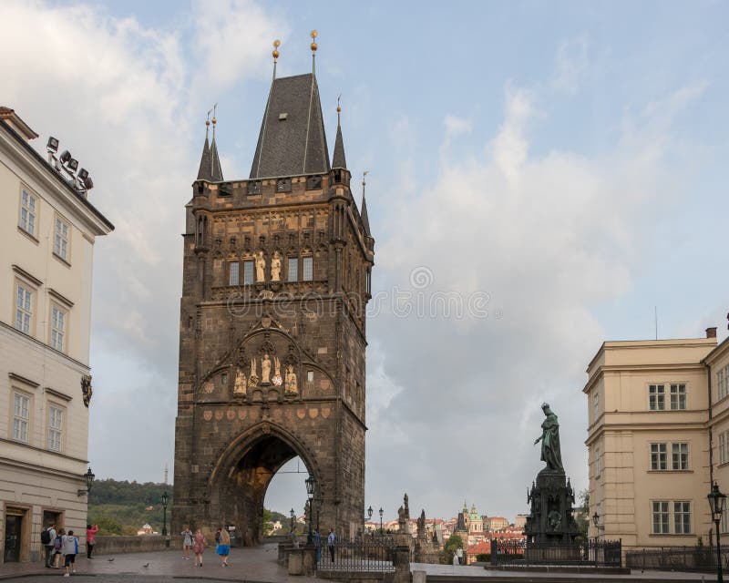 Alter Stadtbrücken-Turm ist- eins der meisten schönen gotischen Tore von Europa stockbild Alter Stadtbrücken-Turm ist- eins der meisten schönen gotischen Tore von Europa stockbild