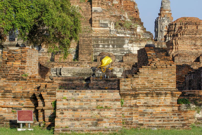 Alter alter Tempel im historischen Parkbereich Ayutthaya bei Thailand stockfoto Alter alter Tempel im historischen Parkbereich Ayutthaya bei Thailand stockfoto