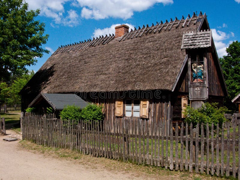 Altes Dorf in Polen lizenzfreies stockbild Altes Dorf in Polen lizenzfreies stockbild