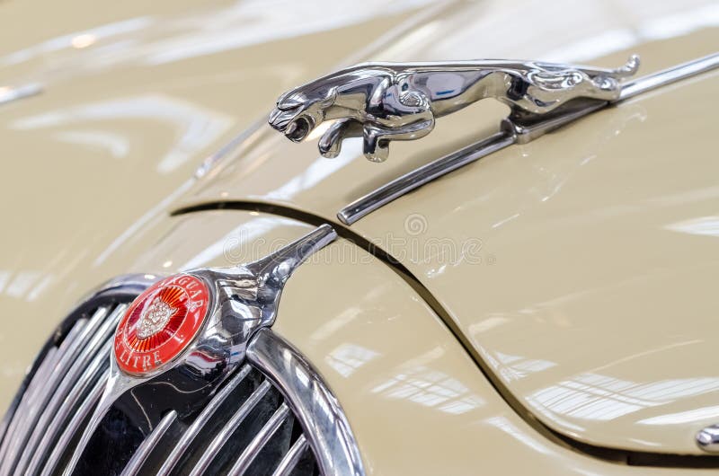 Altes Klassisches JaguarZeichen Redaktionelles Foto Bild von hersteller, kostspielig 34348681