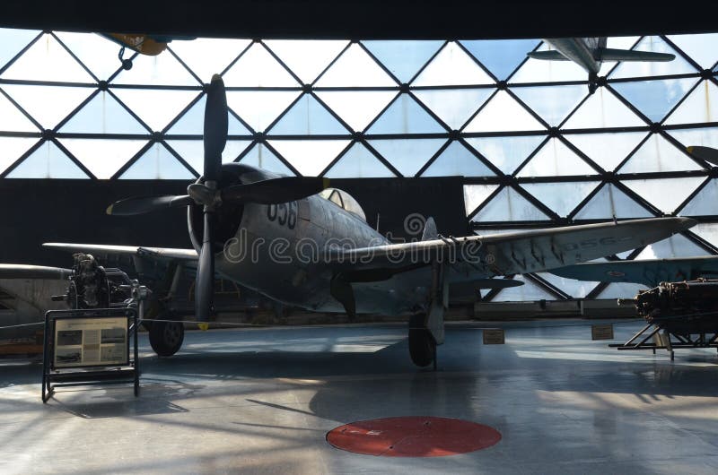 Altes Militärflugzeug lizenzfreies stockbild Altes Militärflugzeug lizenzfreies stockbild