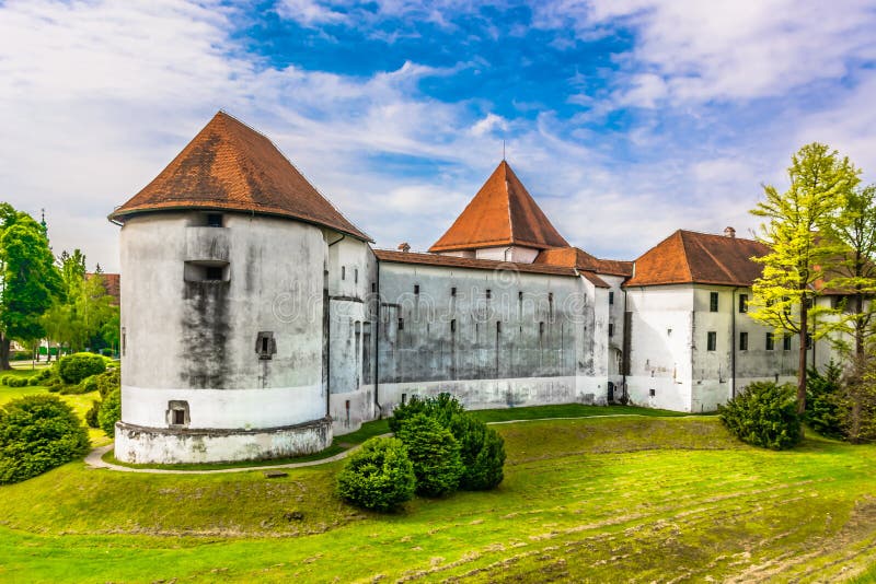 Altes Schloss in Kroatien, Varazdin lizenzfreie stockbilder Altes Schloss in Kroatien, Varazdin lizenzfreie stockbilder