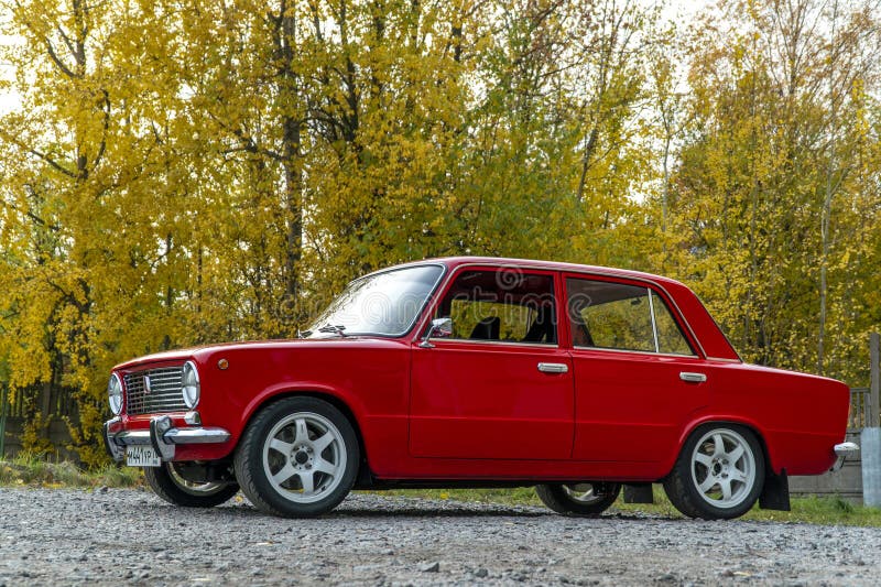 Altes soviet klassische Retro Vintage Auto Lada VAZ 2101 lizenzfreie stockbilder
