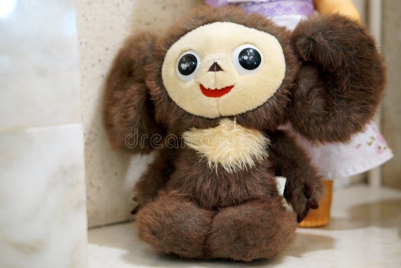 Altes Spielzeug - Plüsch Cheburashka Russisches Artefakt der Weinlese stockbilder Altes Spielzeug - Plüsch Cheburashka Russisches Artefakt der Weinlese stockbilder