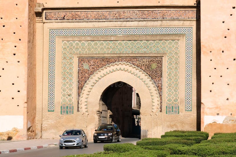 Altes Stadttor Meknes mit traditioneller Architektur - Marokko