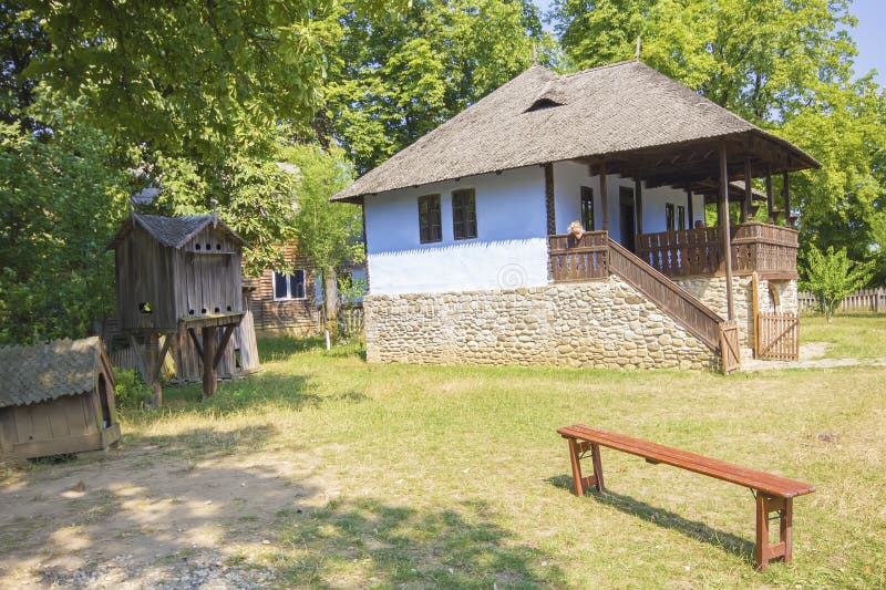 Altes traditionelles rumänisches Haus lizenzfreies stockbild Altes traditionelles rumänisches Haus lizenzfreies stockbild