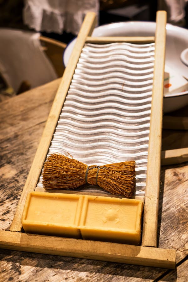 Waschbrett stockbild. Bild von porzellan, sauber, reinigung - 19674417