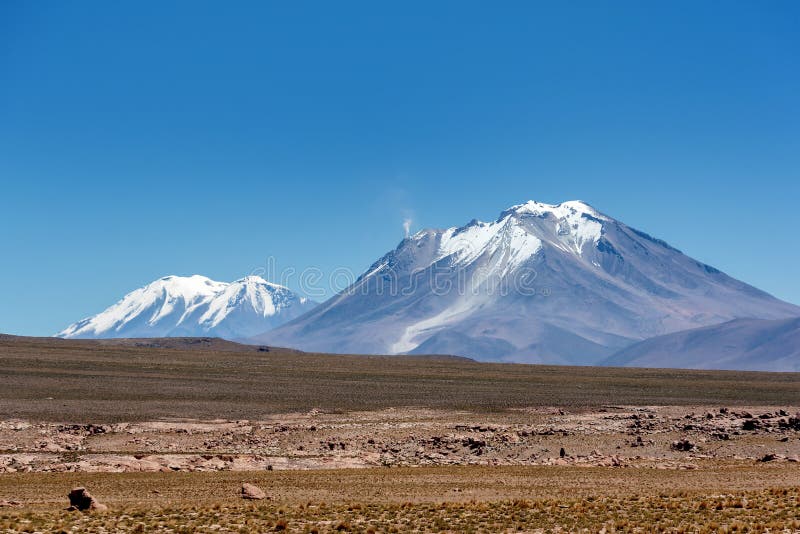 Altiplano-Berge in der Reserve Eduardo Avaroa in Bolivien stockbild Altiplano-Berge in der Reserve Eduardo Avaroa in Bolivien stockbild