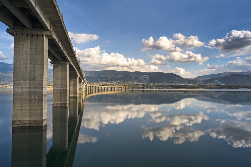 Alto puente de Servia-Kozani imagen de archivo libre de regalías Alto puente de Servia-Kozani imagen de archivo libre de regalías