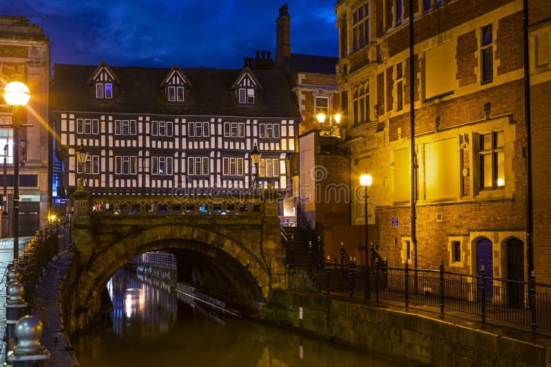 Alto puente en Lincoln, Reino Unido imagen de archivo libre de regalías Alto puente en Lincoln, Reino Unido imagen de archivo libre de regalías