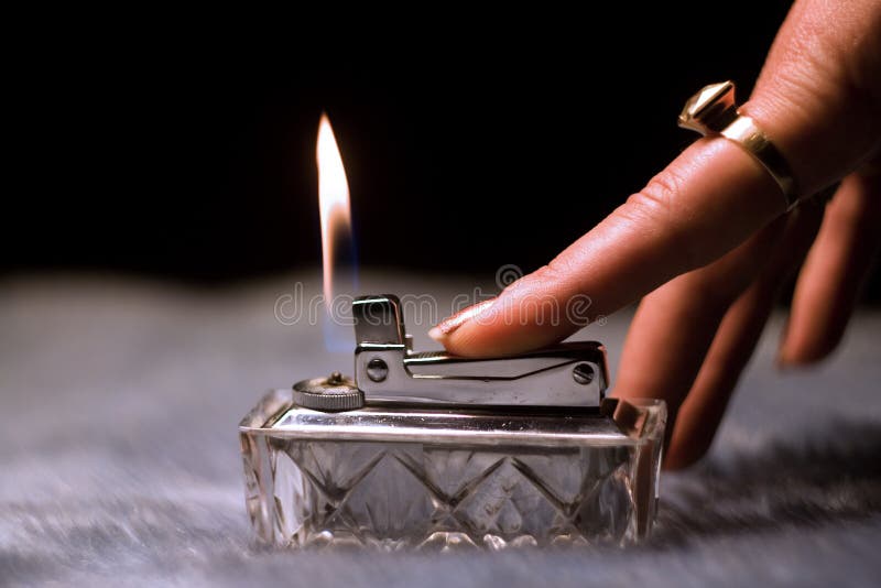 Alumbrador de lujo imagen de archivo. Imagen de anillo 6625847