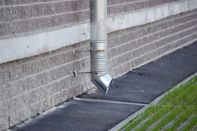 Aluminum downspout