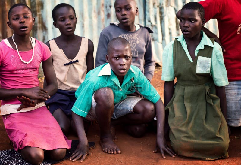 Alunos perto de Jinja em Uganda fotografia de stock Alunos perto de Jinja em Uganda fotografia de stock