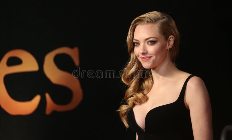 Amanda Seyfried arriving at the World Premiere of 'Les Miserables' held at the Odeon & Empire Leicester Square, London. 05/12/2012 Picture by: Henry Harris / Featureflash