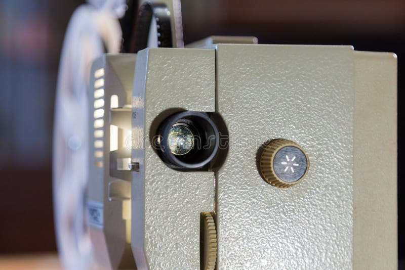 Amateurbioskoop Projector voor 8mm film jaren '60, jaren '70, de jaren '80jaren Huisbioskoop Film super 8 stock fotografie Amateurbioskoop Projector voor 8mm film jaren '60, jaren '70, de jaren '80jaren Huisbioskoop Film super 8 stock fotografie