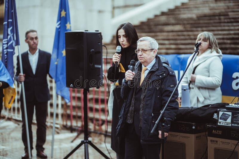 Ambasador ukraiński przemawia na demo