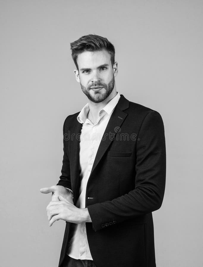 Ambicioso. Roupa Formal Para Homens Estilosos. Homem Barbudo Com Aparência  De Negócios. Moda E Beleza. Conceito De Barbearia Imagem de Stock - Imagem  de conceito, modelo: 207372089