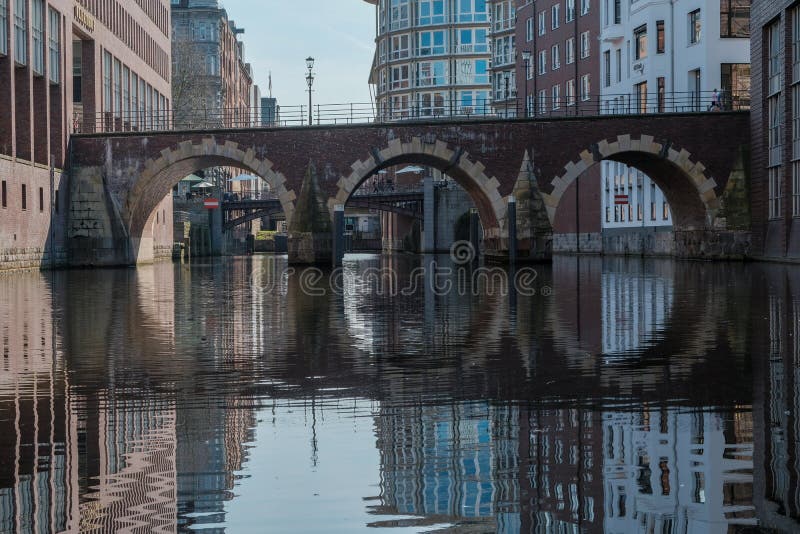 Amburgo, Germania, vista di vecchio ponte Ellerntorsbrucke