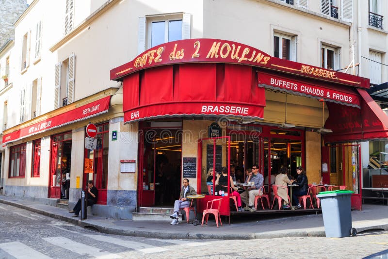 Restaurant/bar "Cafe des 2 Moulins") from the French movie 'Le Fabuleux Destin d'Amélie Poulain', at the Rue Lepic in Montmartre, Paris, France. Restaurant/bar "Cafe des 2 Moulins") from the French movie 'Le Fabuleux Destin d'Amélie Poulain', at the Rue Lepic in Montmartre, Paris, France