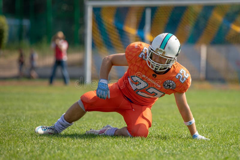 Jogo De Futebol Americano Com Os Jogadores No Estádio. Competições De Futebol  Americano Stallions Kyiv - Hurricanes Minsk 08.09.2019 Foto Royalty Free,  Gravuras, Imagens e Banco de fotografias. Image 137103062