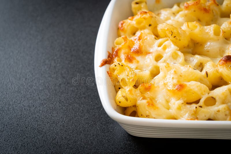 American Mac and Cheese, Macaroni Pasta in Cheesy Sauce Stock Photo