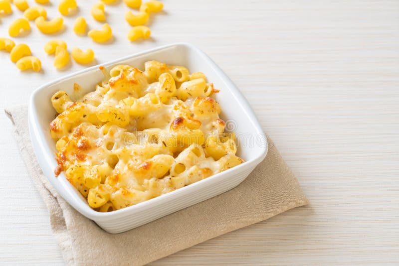 American Mac and Cheese, Macaroni Pasta in Cheesy Sauce Stock Photo