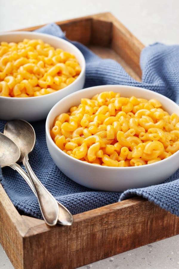 Amerikaanse kreamy macaroni en kaas pasta stock fotografie