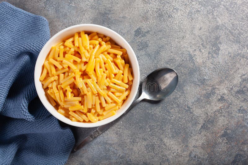 Amerikaanse kreamy macaroni en kaasdeegwaren stock foto