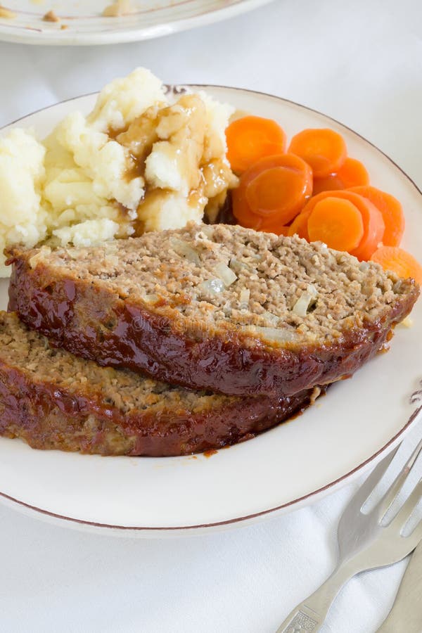 Amerikanischer Hackbraten stockbild. Bild von platte - 89712593