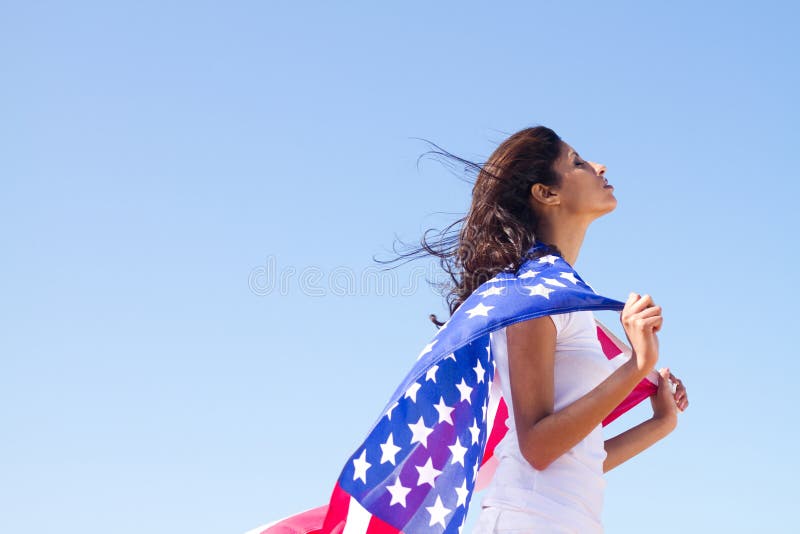 Amerikanischer Traum der jungen Frau lizenzfreies stockbild Amerikanischer Traum der jungen Frau lizenzfreies stockbild