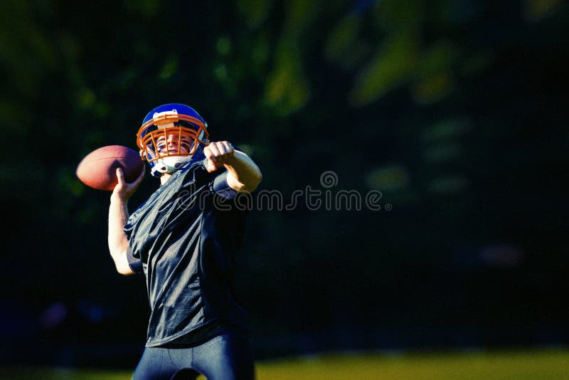 Amerikanska Fotbollsspelare Och Hejaklacksledare ...