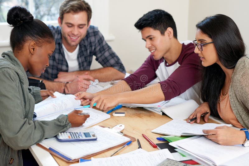 . amis de l'équipe de collège et photographie stock