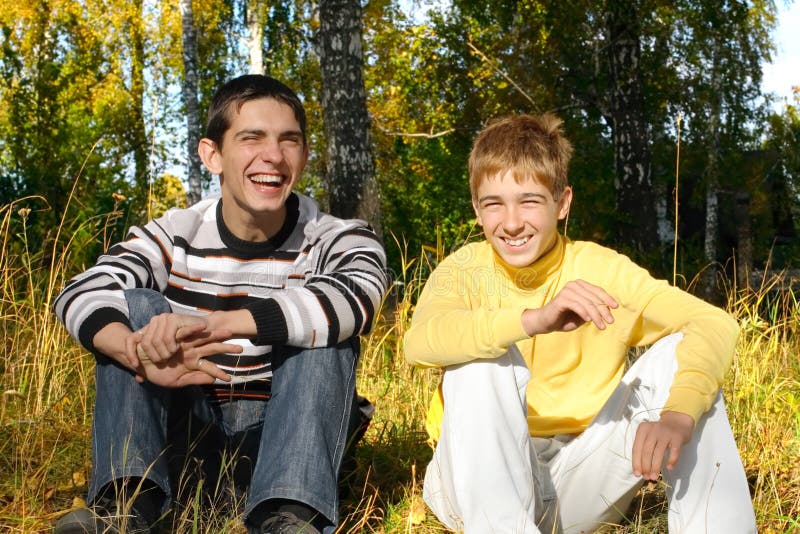 Amis heureux photos libres de droits